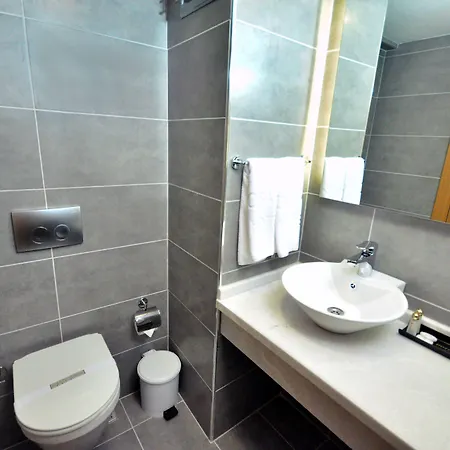 Otel Osaka Airport 3*
