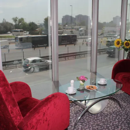 Osaka Airport Hotel 3*