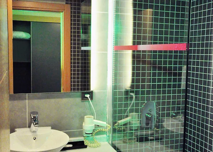 Osaka Airport Hotel 3*