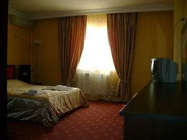 أوساكا ايربورت 3*